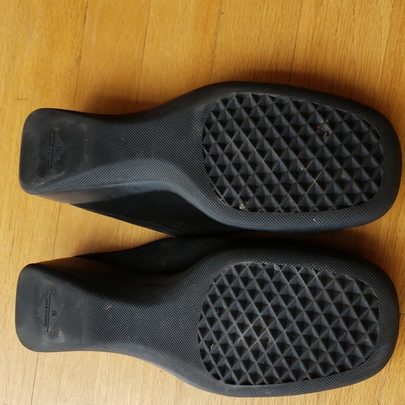 Aerosols Women's Black Suede Mules- 8.5W - Picture 3 of 5